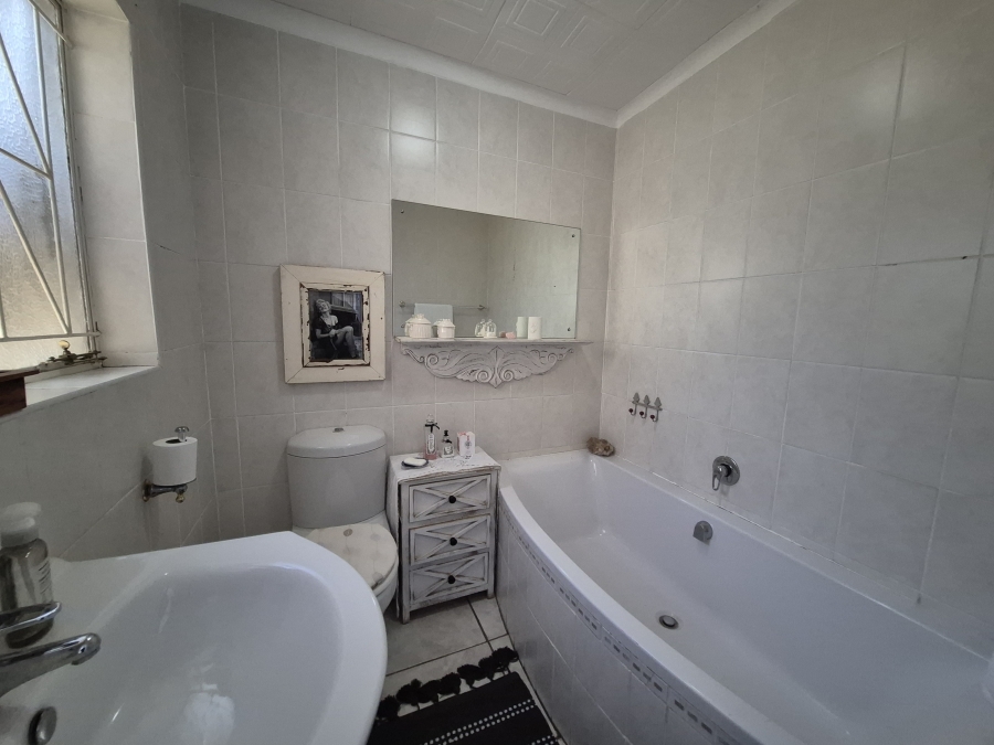 3 Bedroom Property for Sale in Panorama Western Cape